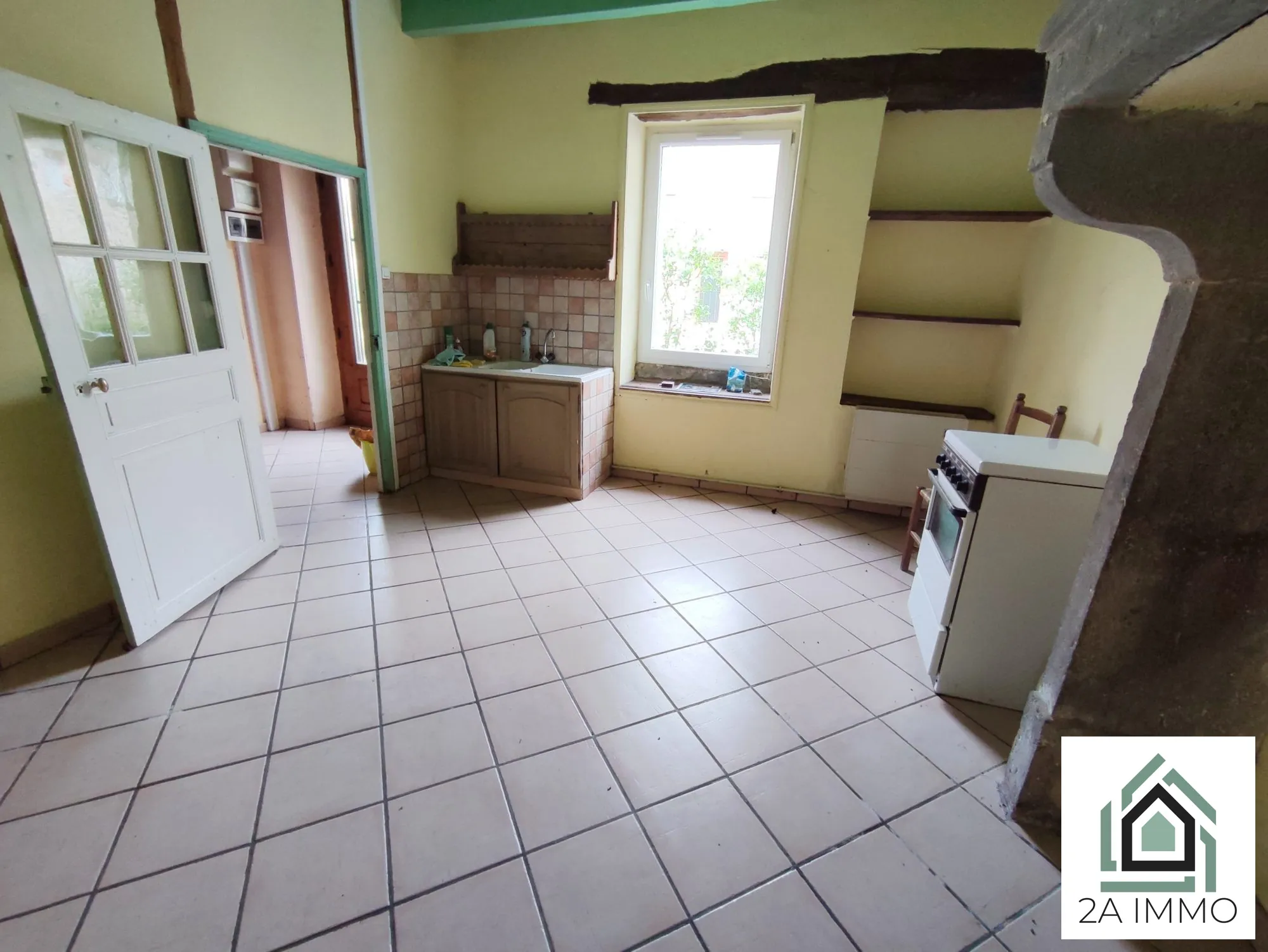 Maison de 164 m² en centre-ville aux Ancizes-Comps avec jardin et potentiel à finir 