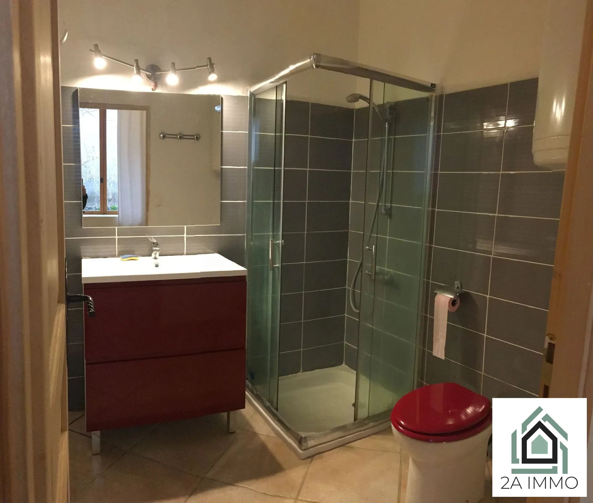 Maison de 164 m² en centre-ville aux Ancizes-Comps avec jardin et potentiel à finir 