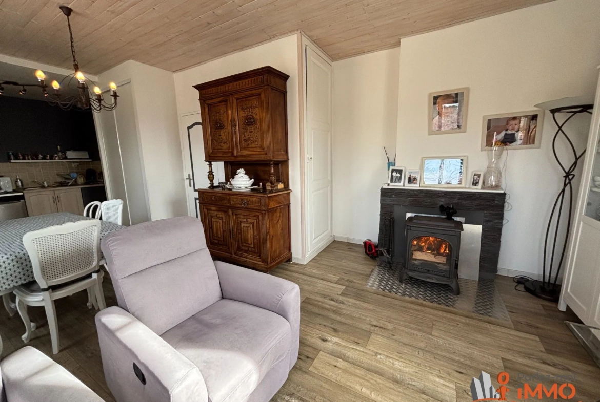 Maison en pierre à vendre à Sail sous Couzan - 96 m² avec terrain et vue dégagée 