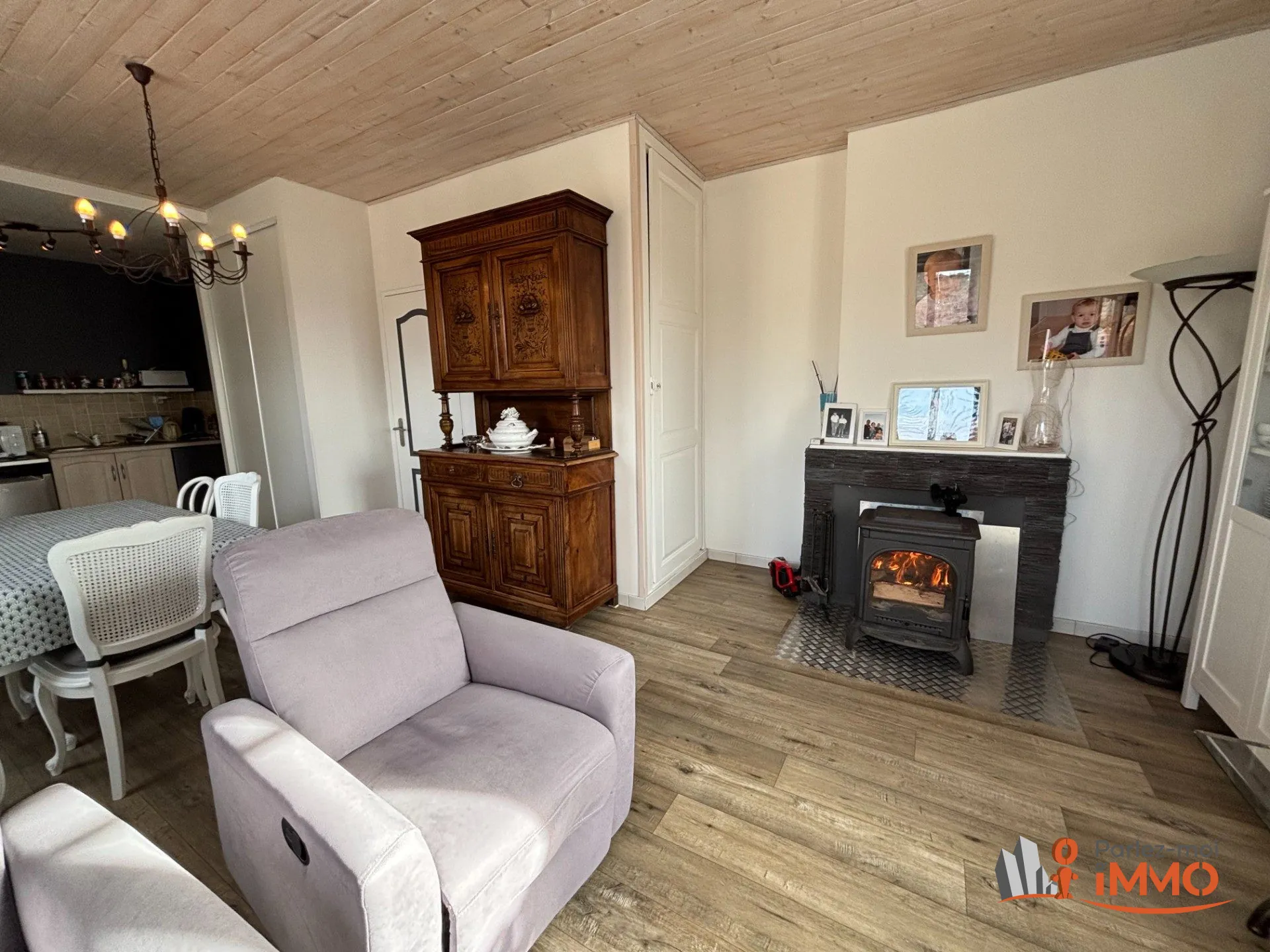 Maison en pierre à vendre à Sail sous Couzan - 96 m² avec terrain et vue dégagée 