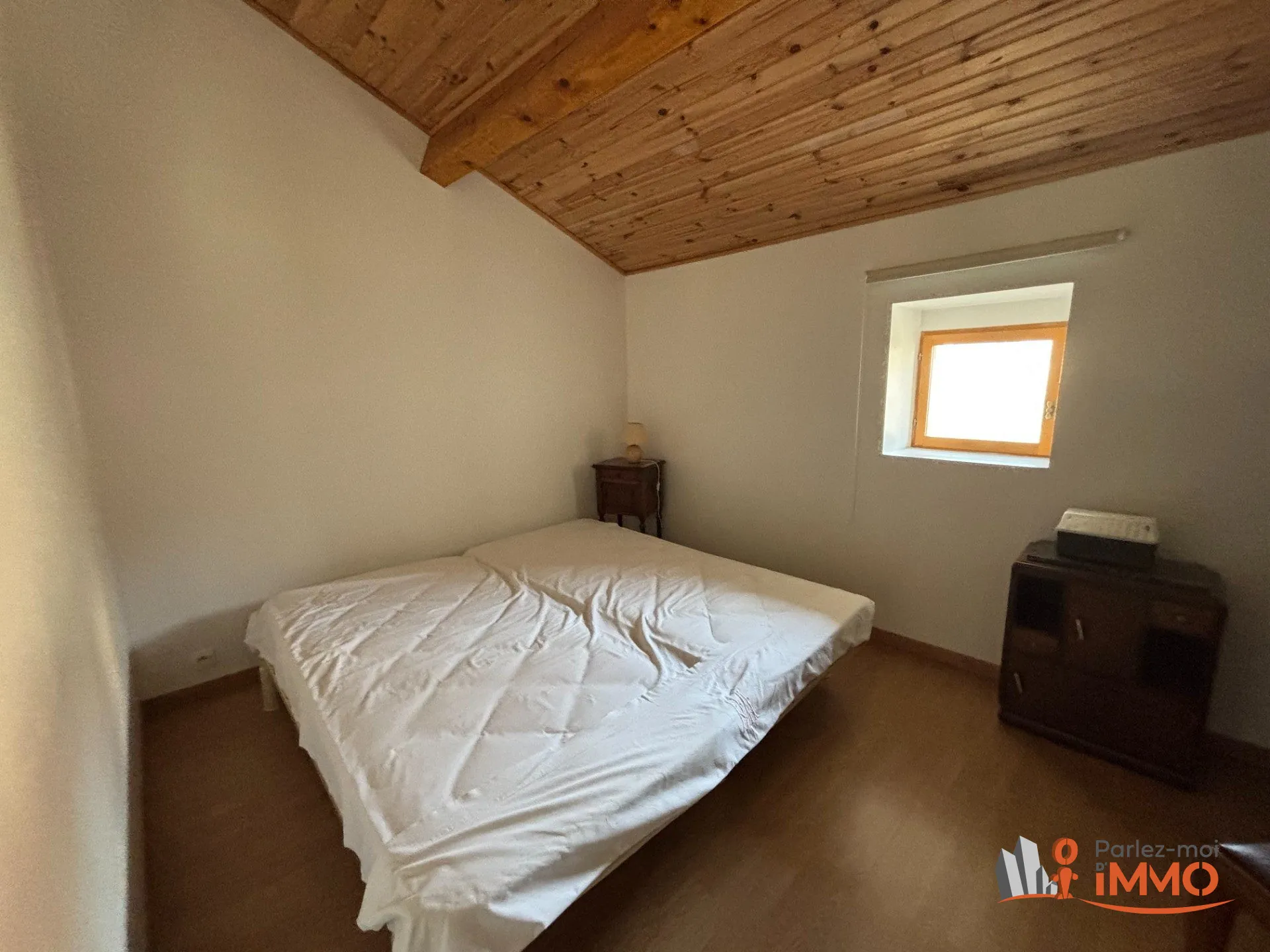Maison en pierre à vendre à Sail sous Couzan - 96 m² avec terrain et vue dégagée 