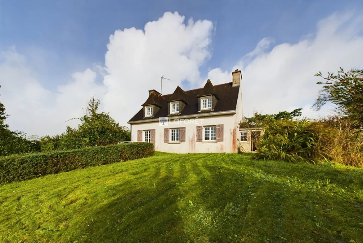 Maison à rénover avec grand terrain à Briec, campagne, 4 chambres 