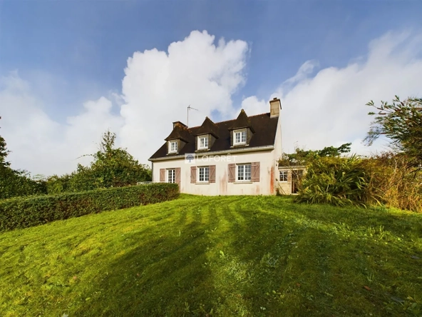 Maison à rénover avec grand terrain à Briec, campagne, 4 chambres