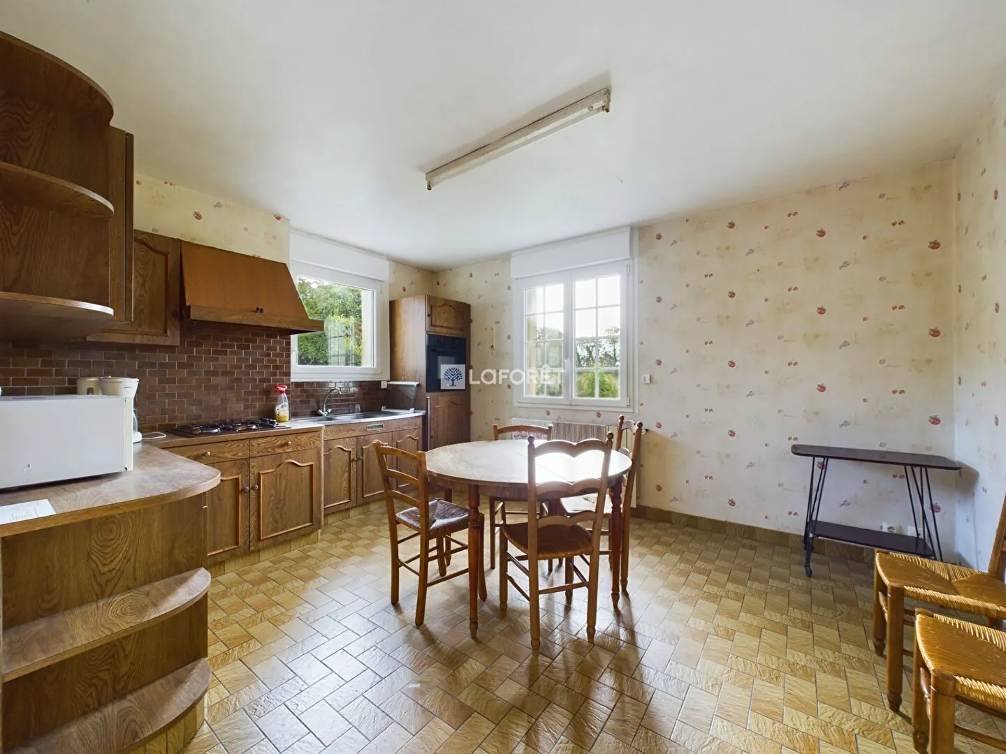 Maison à rénover avec grand terrain à Briec, campagne, 4 chambres 