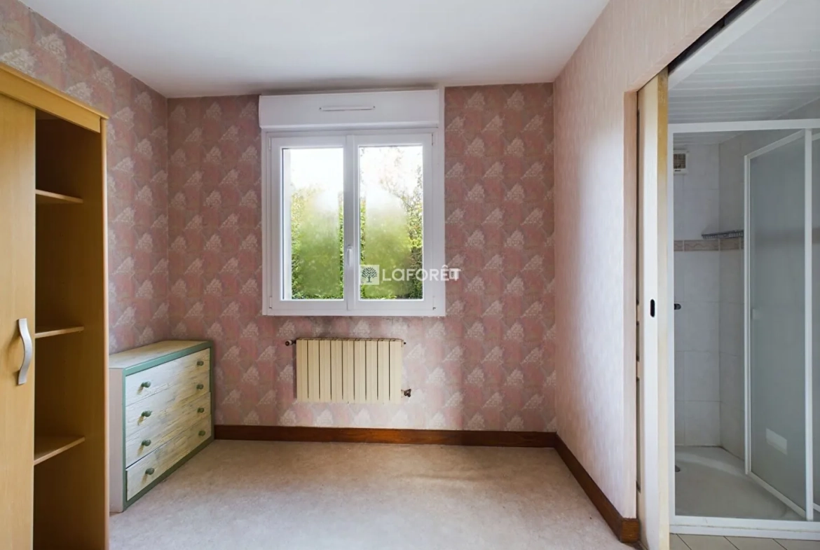 Maison à rénover avec grand terrain à Briec, campagne, 4 chambres 