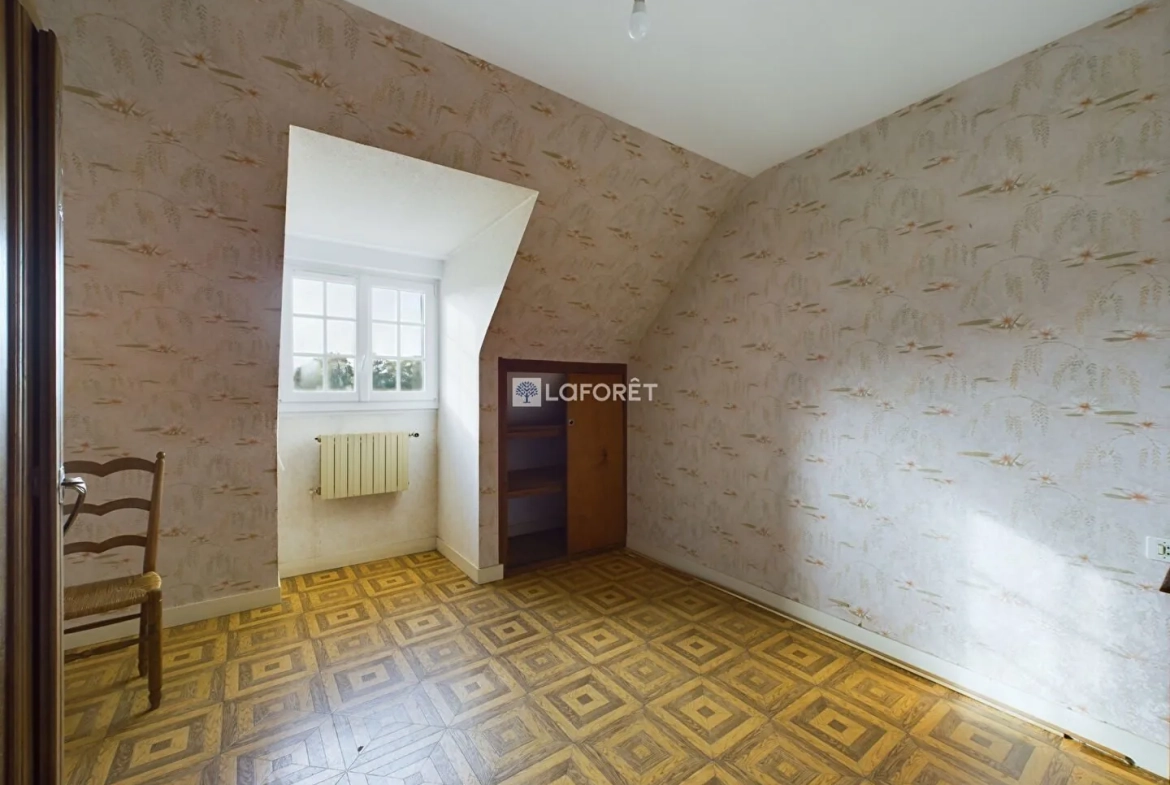 Maison à rénover avec grand terrain à Briec, campagne, 4 chambres 