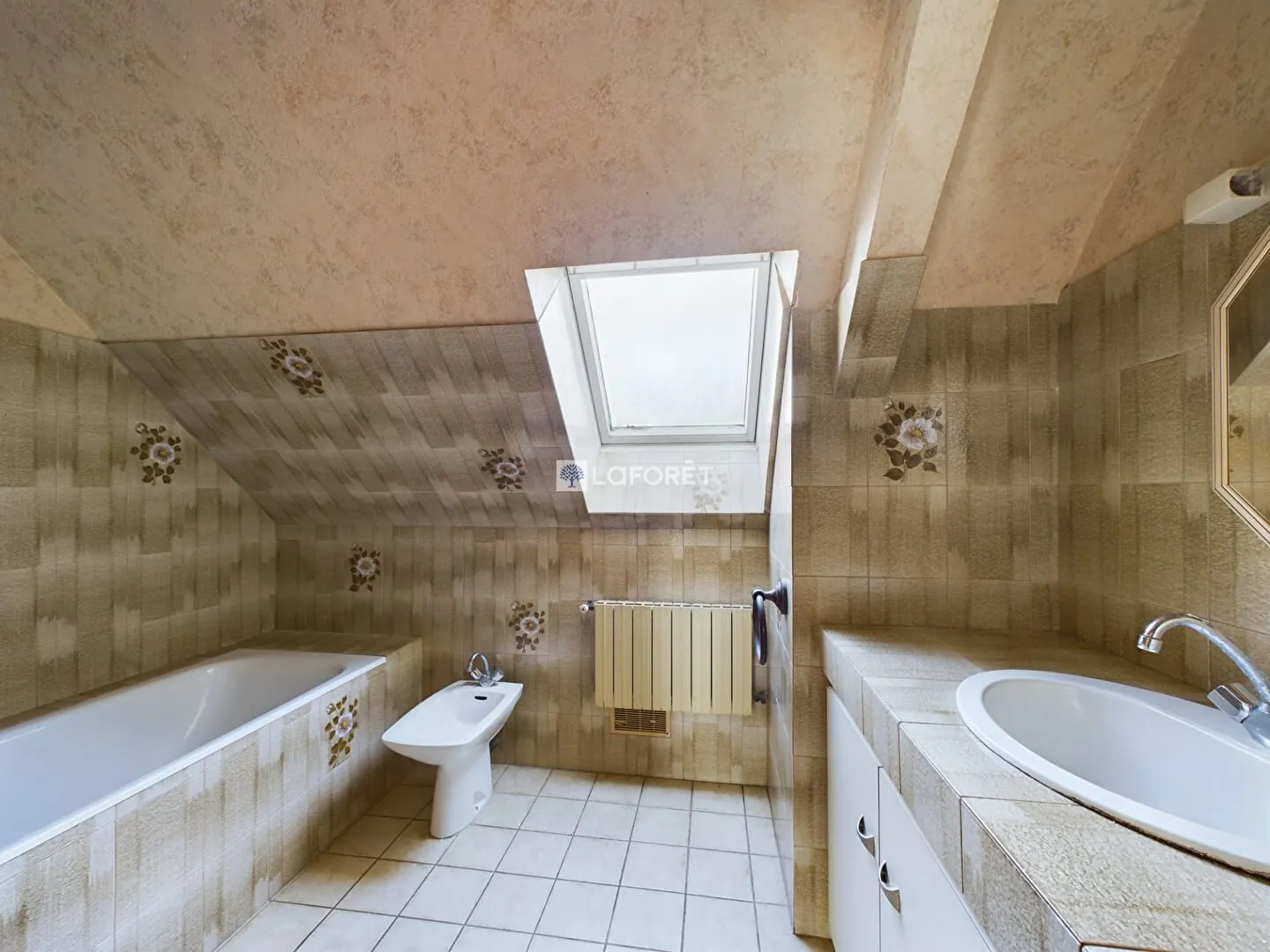 Maison à rénover avec grand terrain à Briec, campagne, 4 chambres 