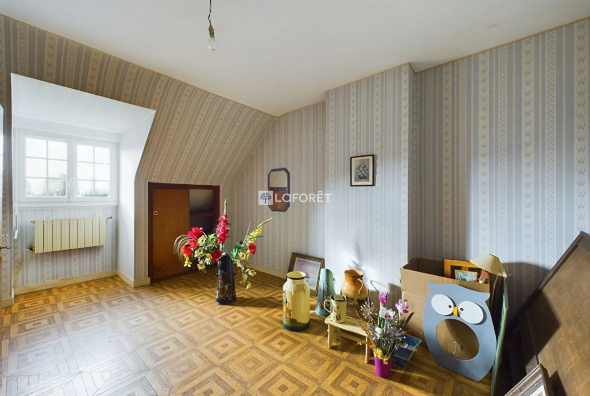 Maison à rénover avec grand terrain à Briec, campagne, 4 chambres 