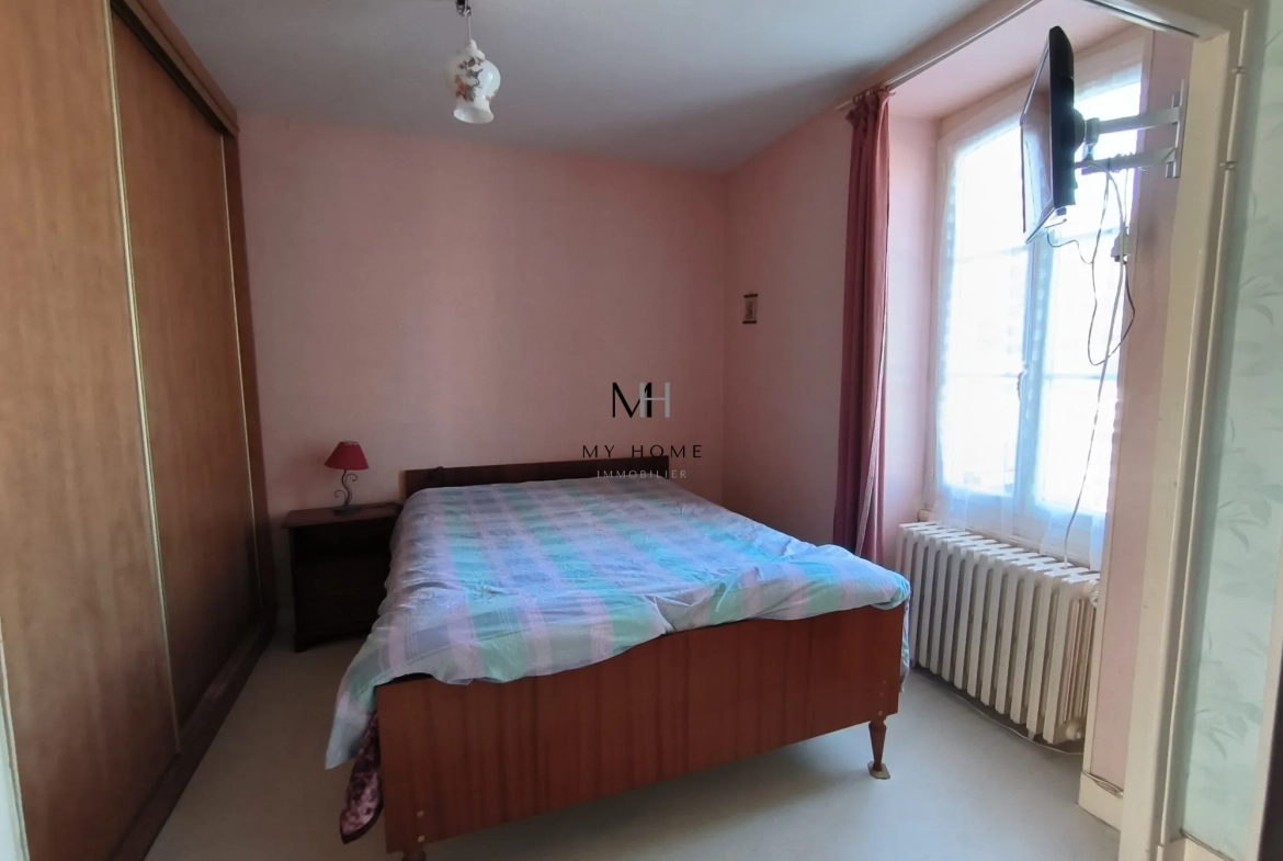 Charmante maison avec dépendance en centre-bourg à Villeneuve-en-Perseigne 