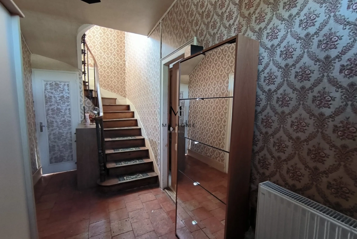Charmante maison avec dépendance en centre-bourg à Villeneuve-en-Perseigne 