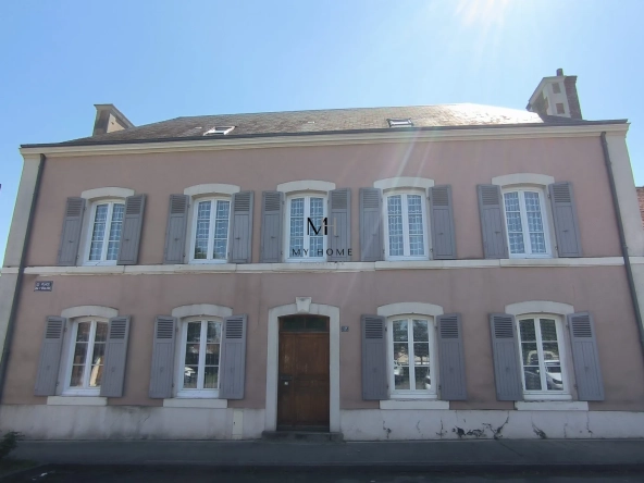Charmante maison avec dépendance en centre-bourg à Villeneuve-en-Perseigne