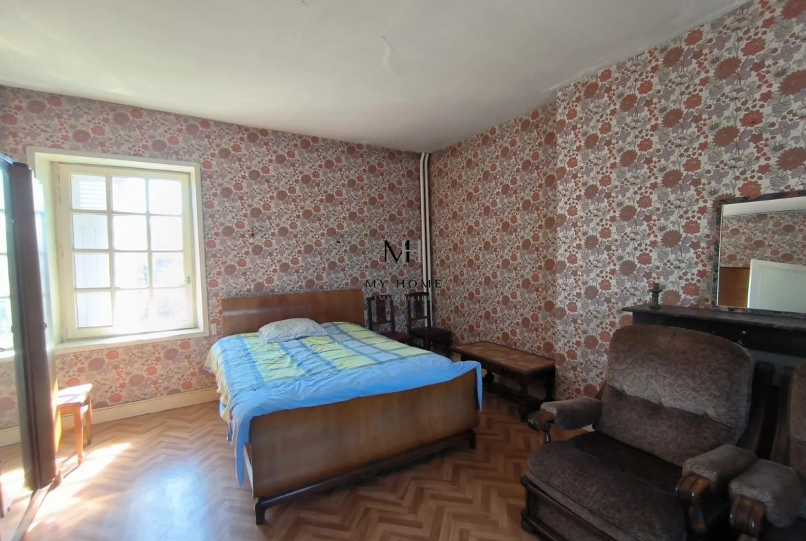 Charmante maison avec dépendance en centre-bourg à Villeneuve-en-Perseigne 