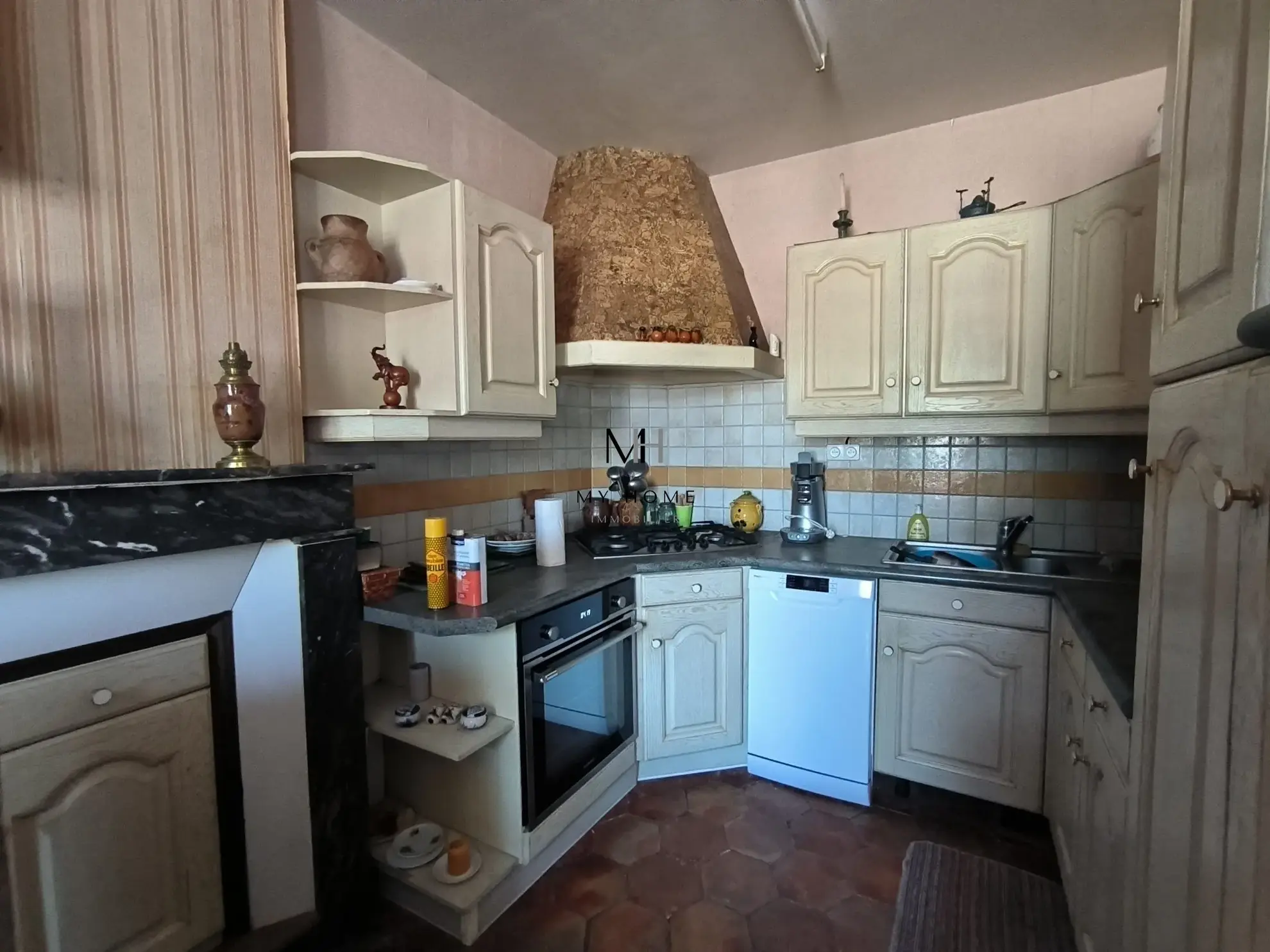 Charmante maison avec dépendance en centre-bourg à Villeneuve-en-Perseigne 