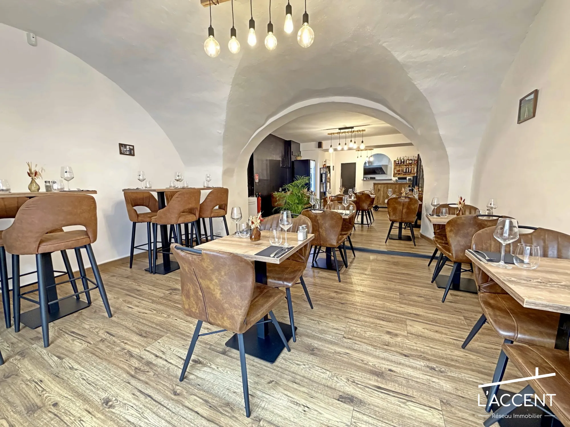 Restaurant à vendre au cœur de Nîmes avec terrasse et loyer avantageux 