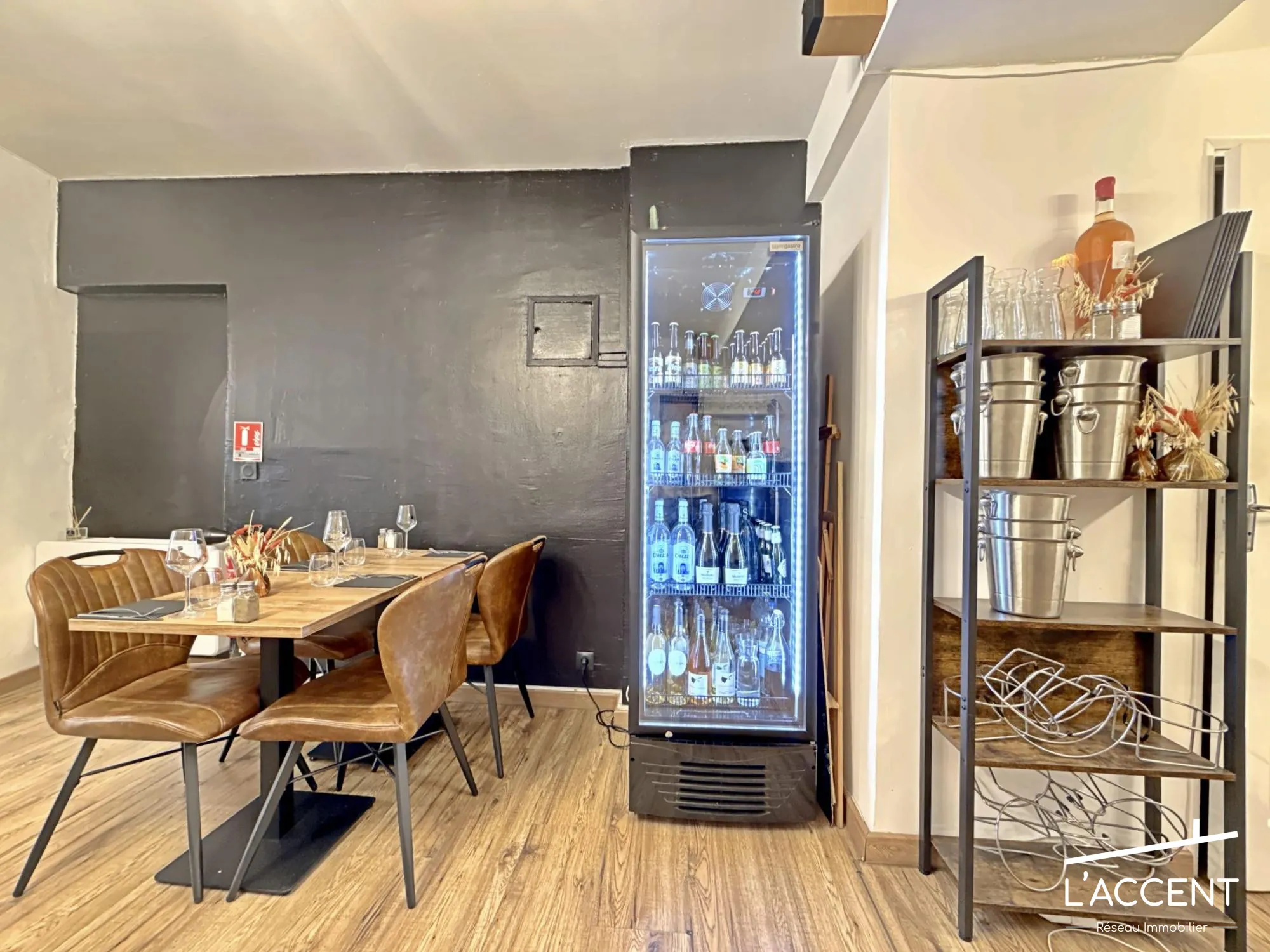 Restaurant à vendre au cœur de Nîmes avec terrasse et loyer avantageux 