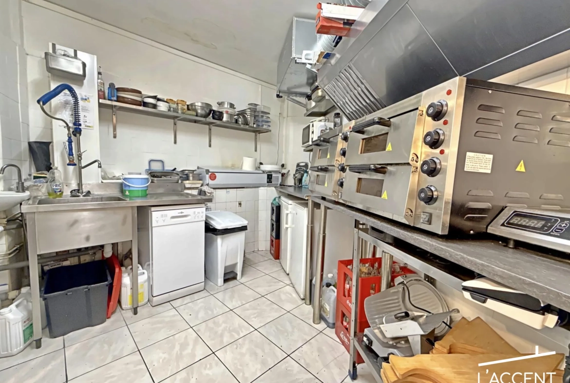 Restaurant à vendre au cœur de Nîmes avec terrasse et loyer avantageux 