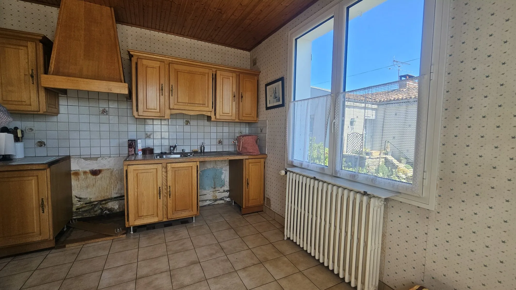Maison à vendre à Bressuire avec jardin et potentiel de rénovation 