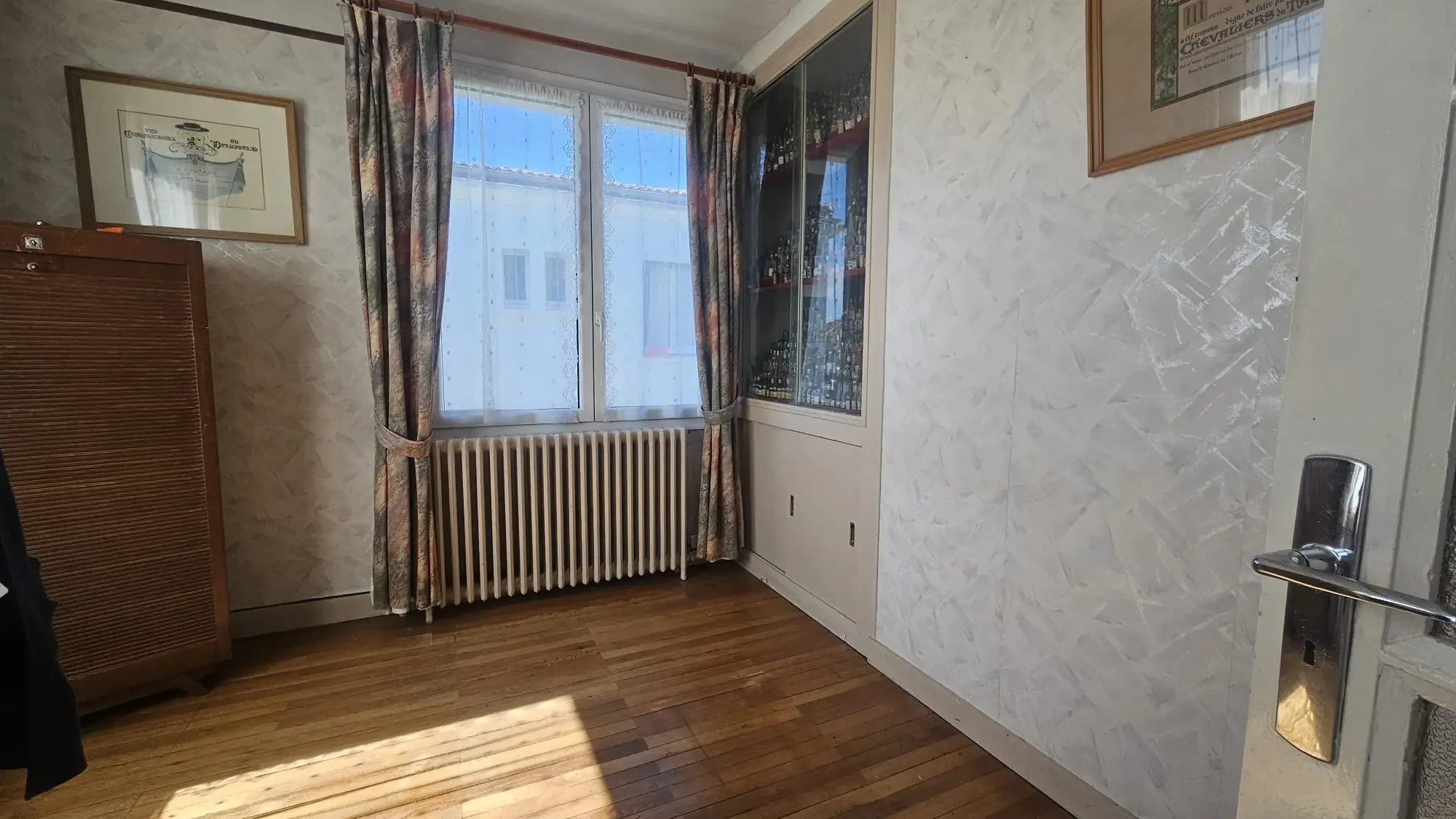 Maison à vendre à Bressuire avec jardin et potentiel de rénovation 