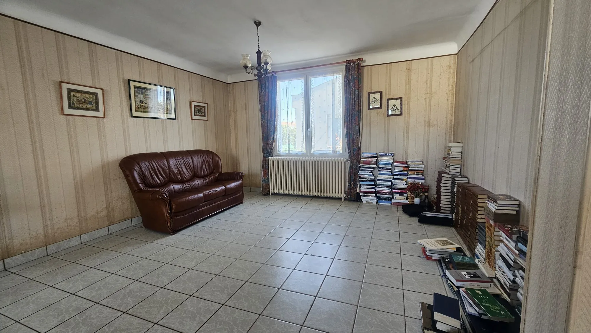 Maison à vendre à Bressuire avec jardin et potentiel de rénovation 