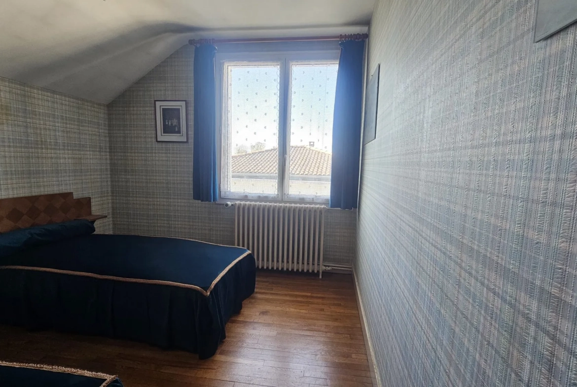 Maison à vendre à Bressuire avec jardin et potentiel de rénovation 