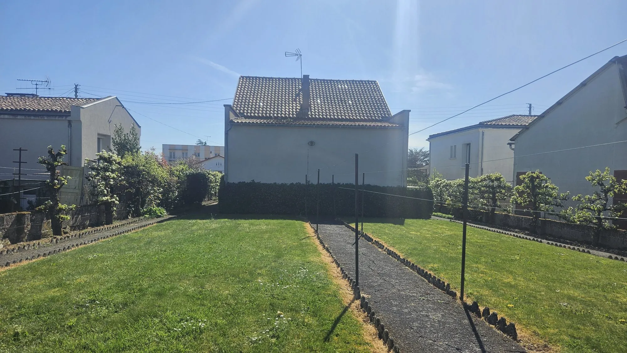 Maison à vendre à Bressuire avec jardin et potentiel de rénovation 