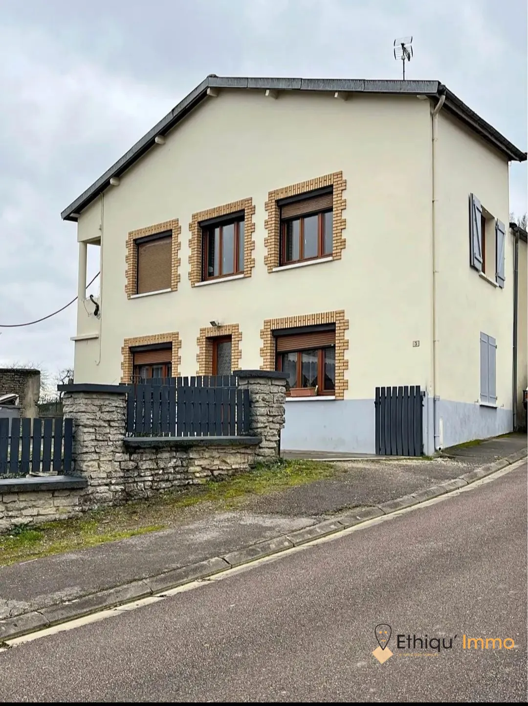 Investissement immobilier avec lot de 2 maisons louées à Arrentières 
