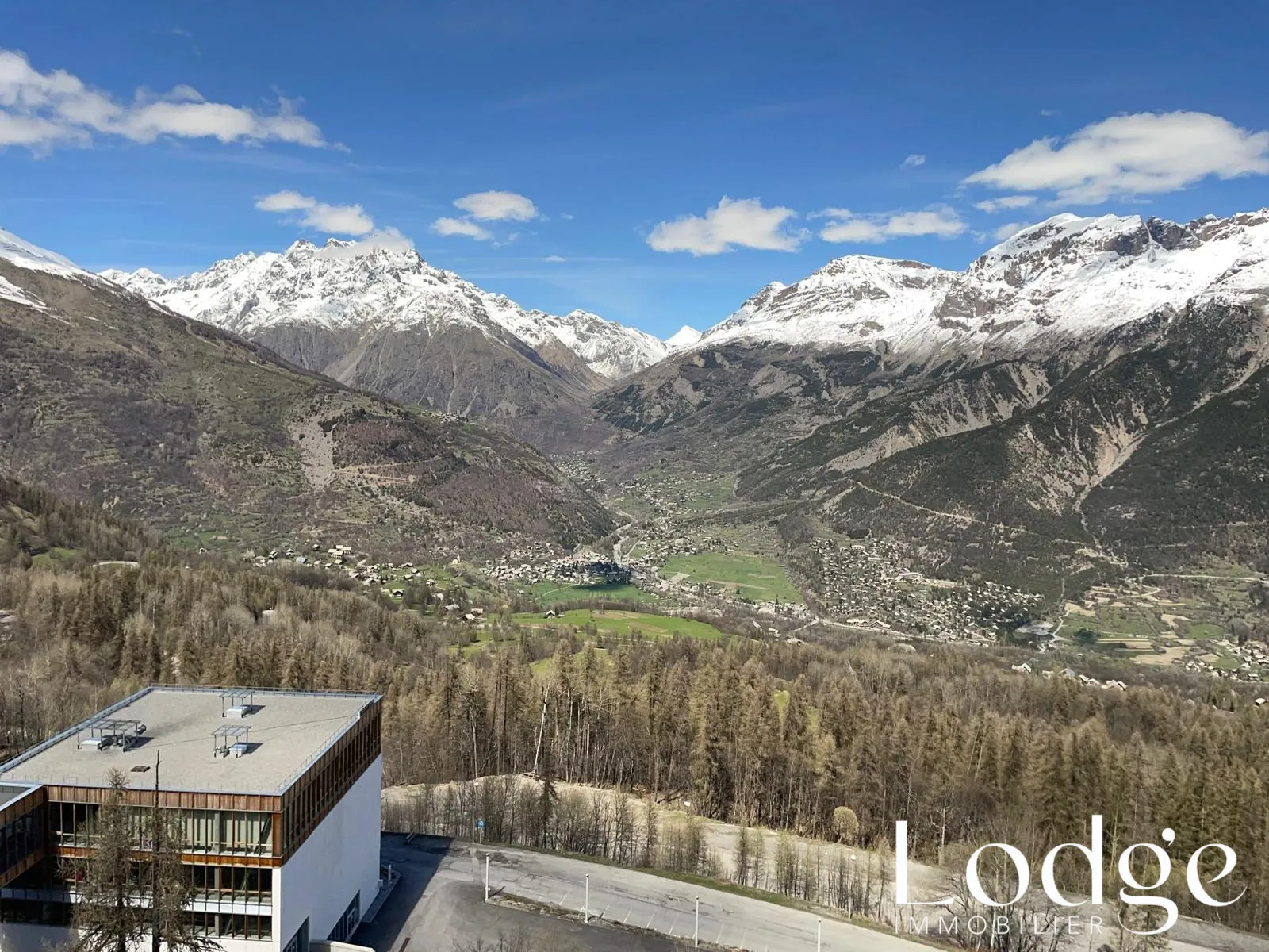 Studio rénové à Puy Saint Vincent 1600 avec vue imprenable sur la vallée 