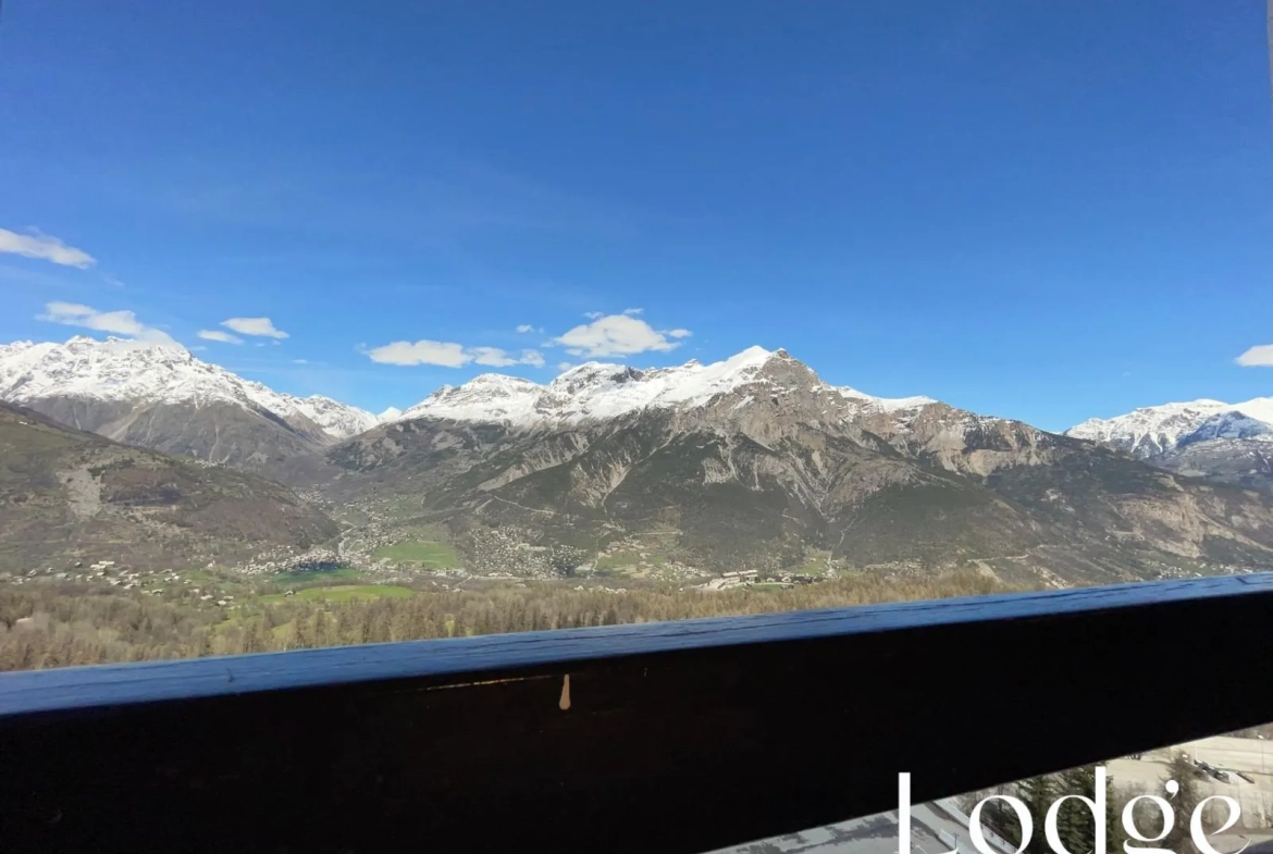 Studio rénové à Puy Saint Vincent 1600 avec vue imprenable sur la vallée 