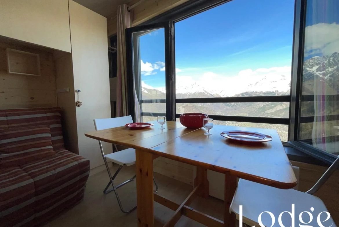 Studio rénové à Puy Saint Vincent 1600 avec vue imprenable sur la vallée 