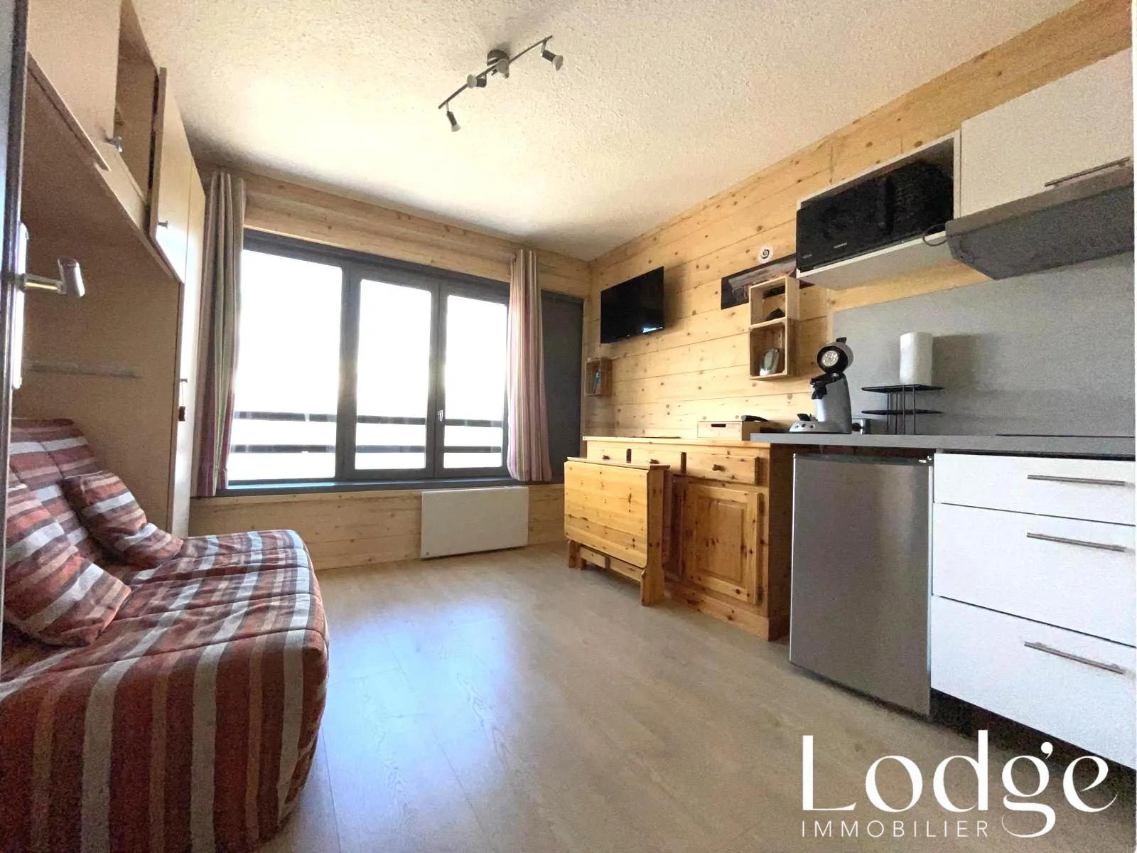 Studio rénové à Puy Saint Vincent 1600 avec vue imprenable sur la vallée 