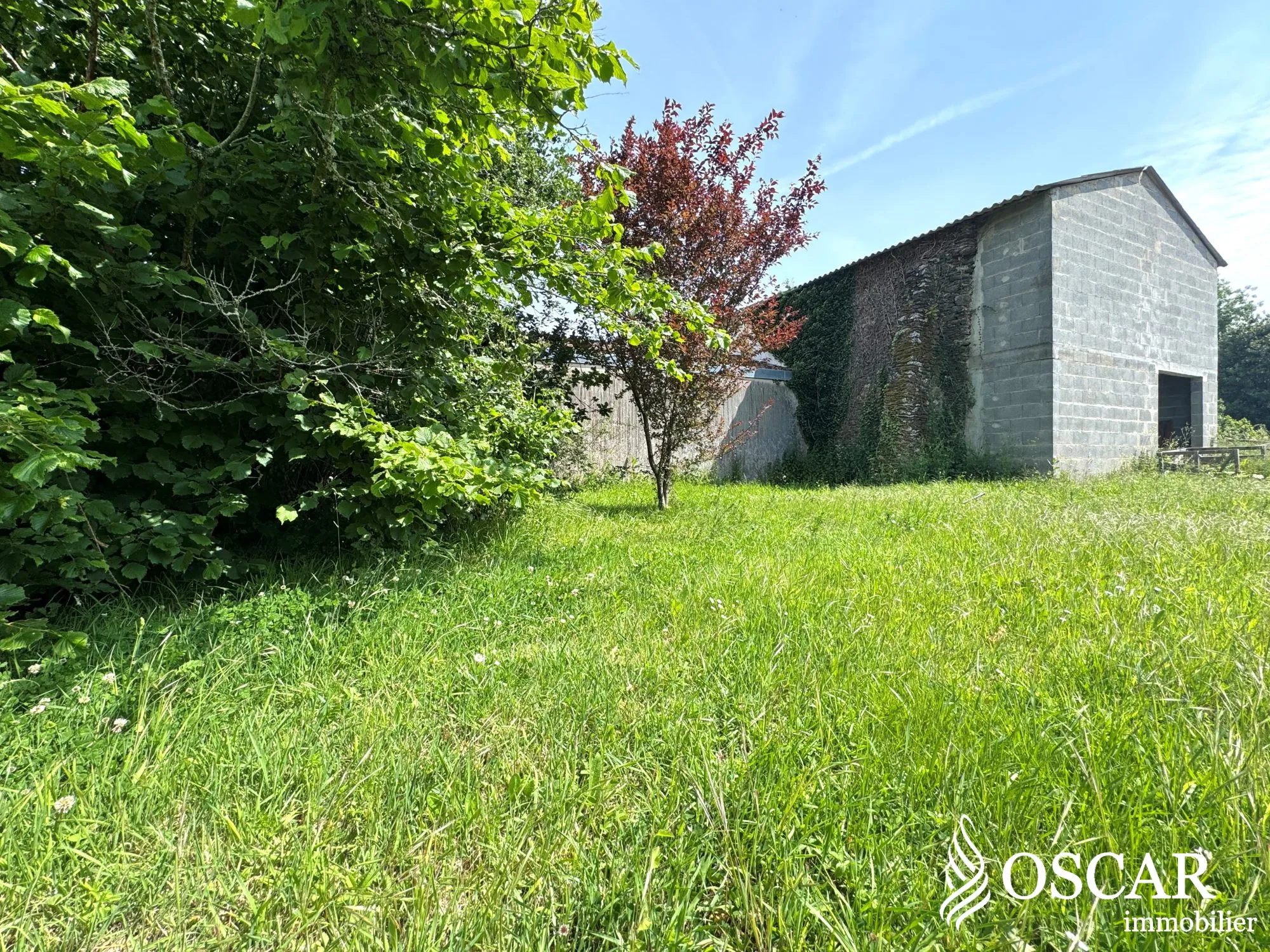 Terrain à vendre de 430 m² au calme près du bourg de Le Cellier 