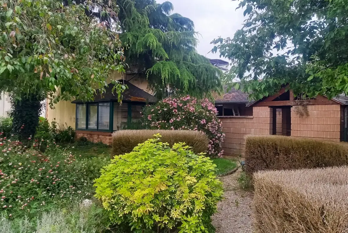 Deux maisons en pierre à Renac, potentiel à exploiter 