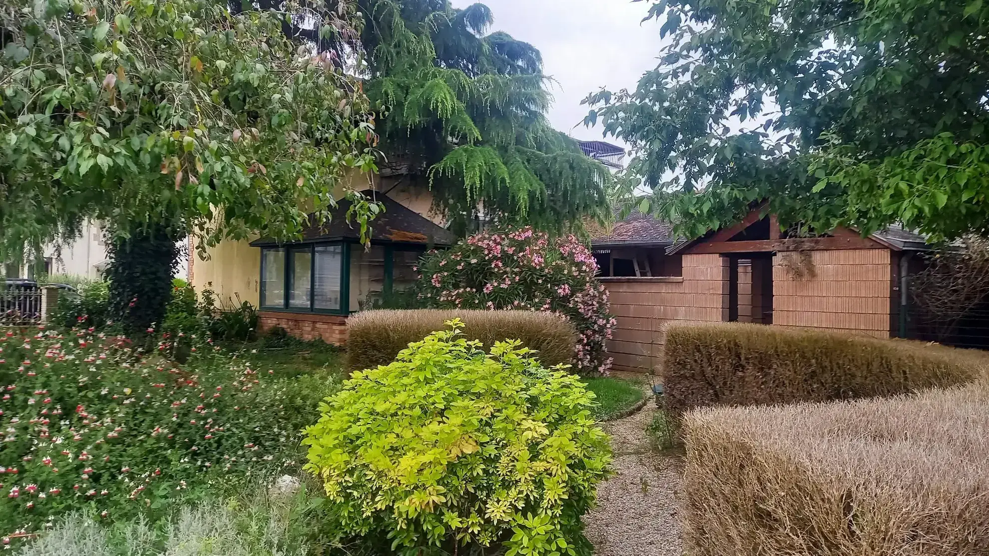 Deux maisons en pierre à Renac, potentiel à exploiter 