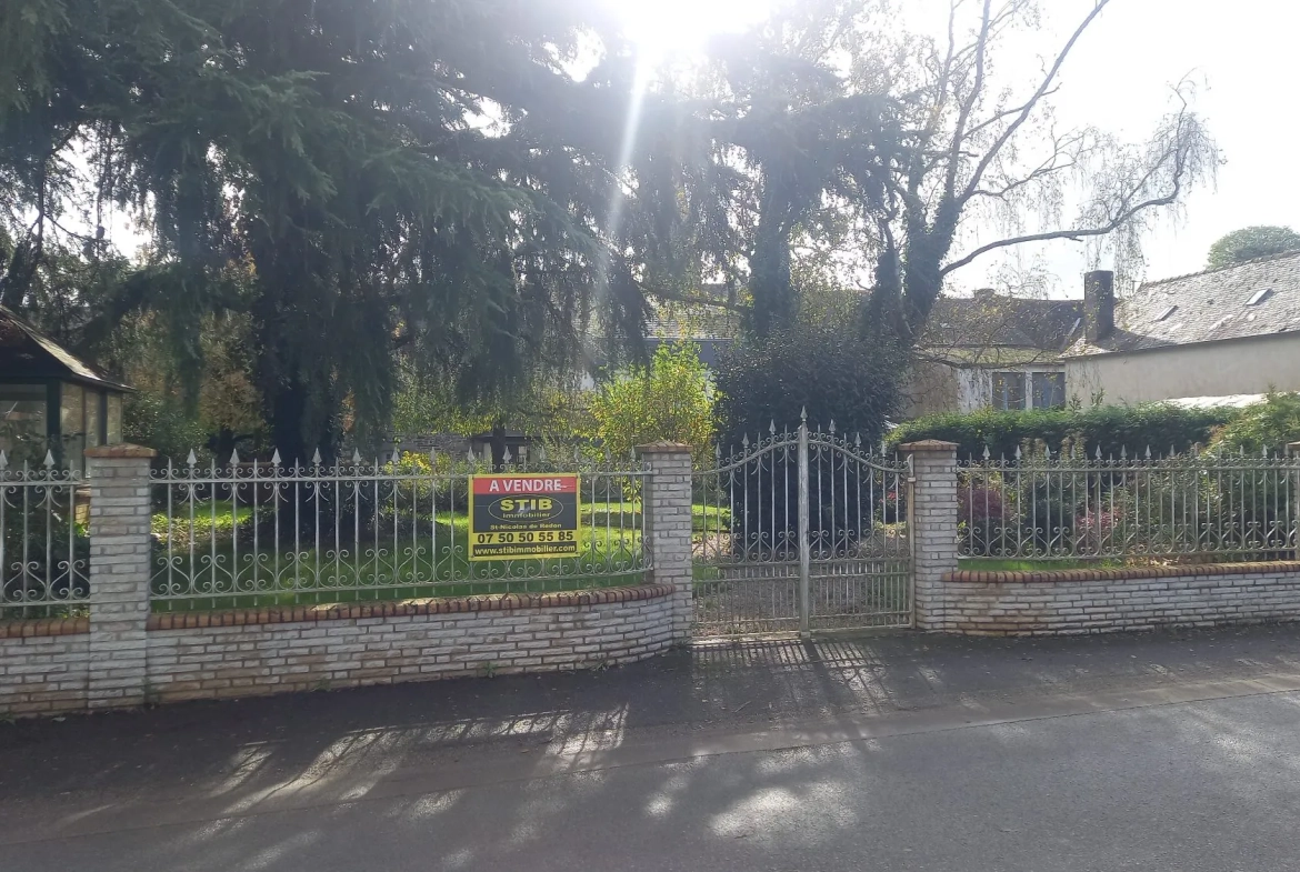 Deux maisons en pierre à Renac, potentiel à exploiter 