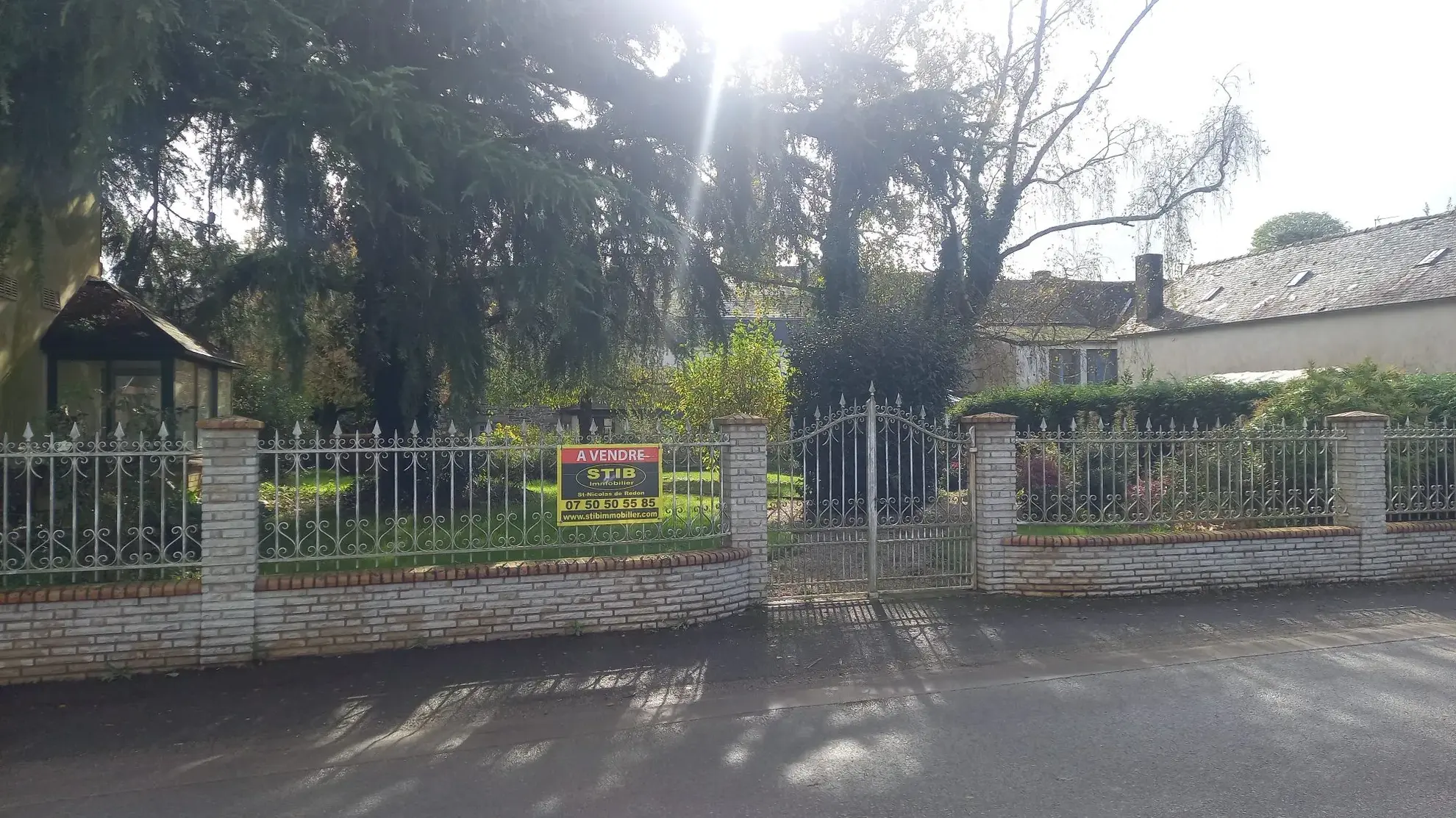 Deux maisons en pierre à Renac, potentiel à exploiter 