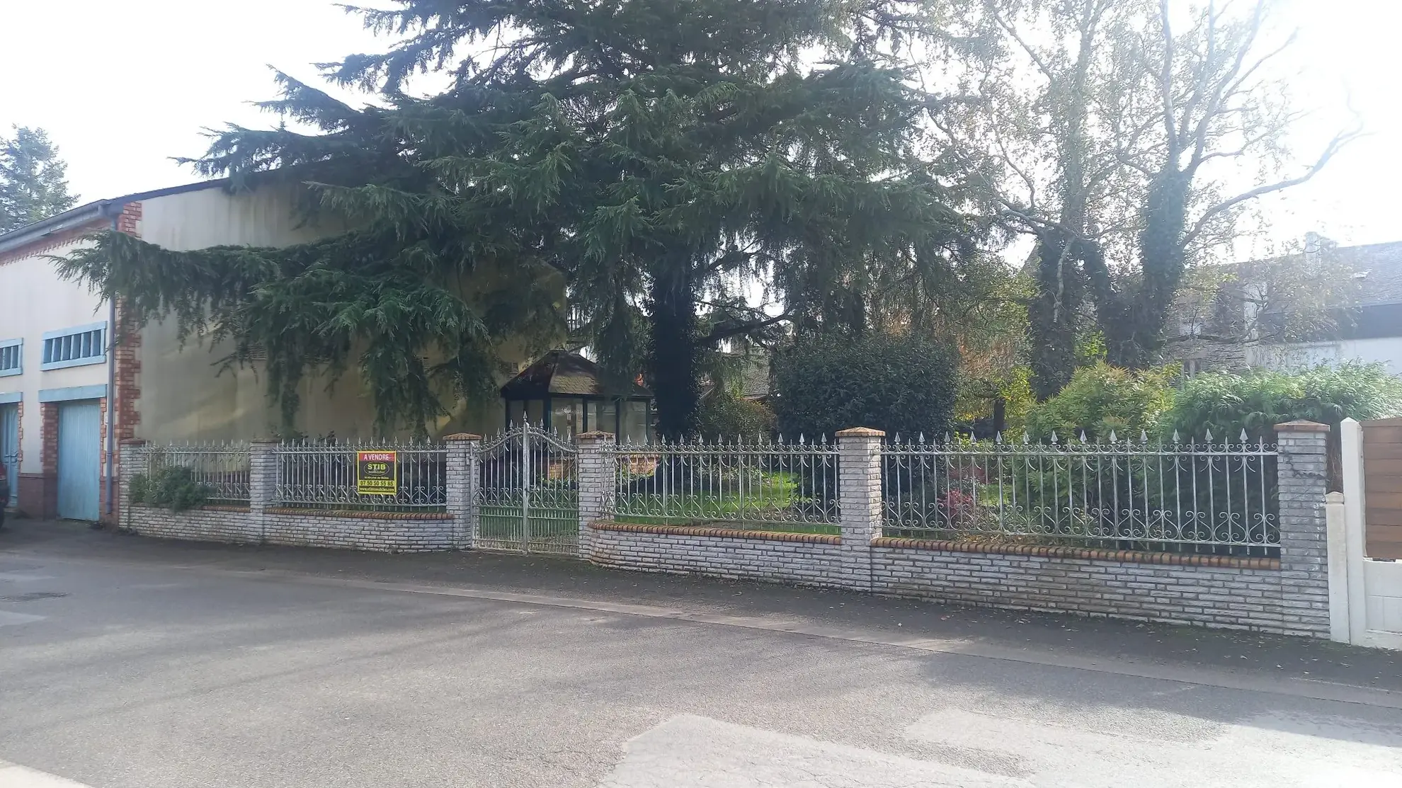 Deux maisons en pierre à Renac, potentiel à exploiter 