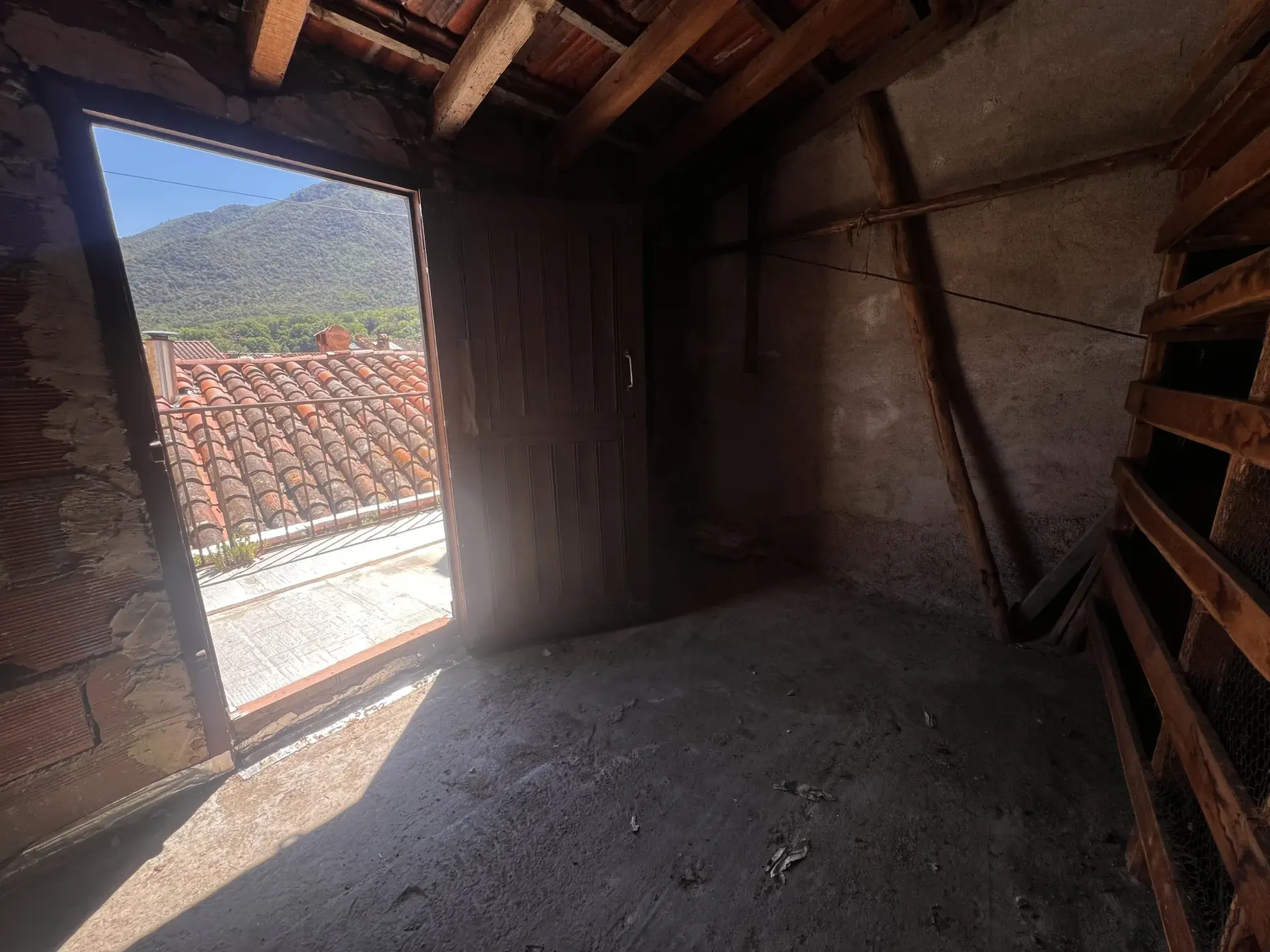Maison de village à rénover à Arles-sur-Tech avec terrasse et vue 