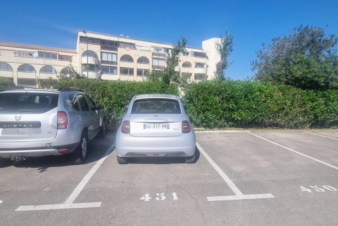 Appartement T2 à vendre à Sète à 400m de la plage avec jardin privé 