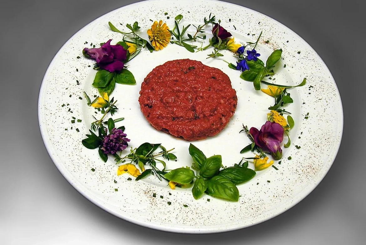 Restaurant rénové à vendre à Carouge avec terrasse et cuisine équipée 