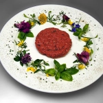 Restaurant rénové à vendre à Carouge avec terrasse et cuisine équipée