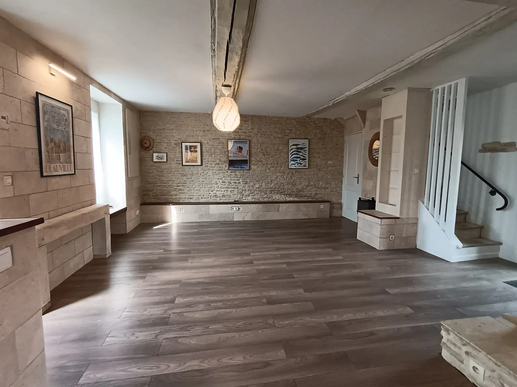 Maison en pierre 3 chambres à Mézidon-Canon avec terrasse et dépendances 
