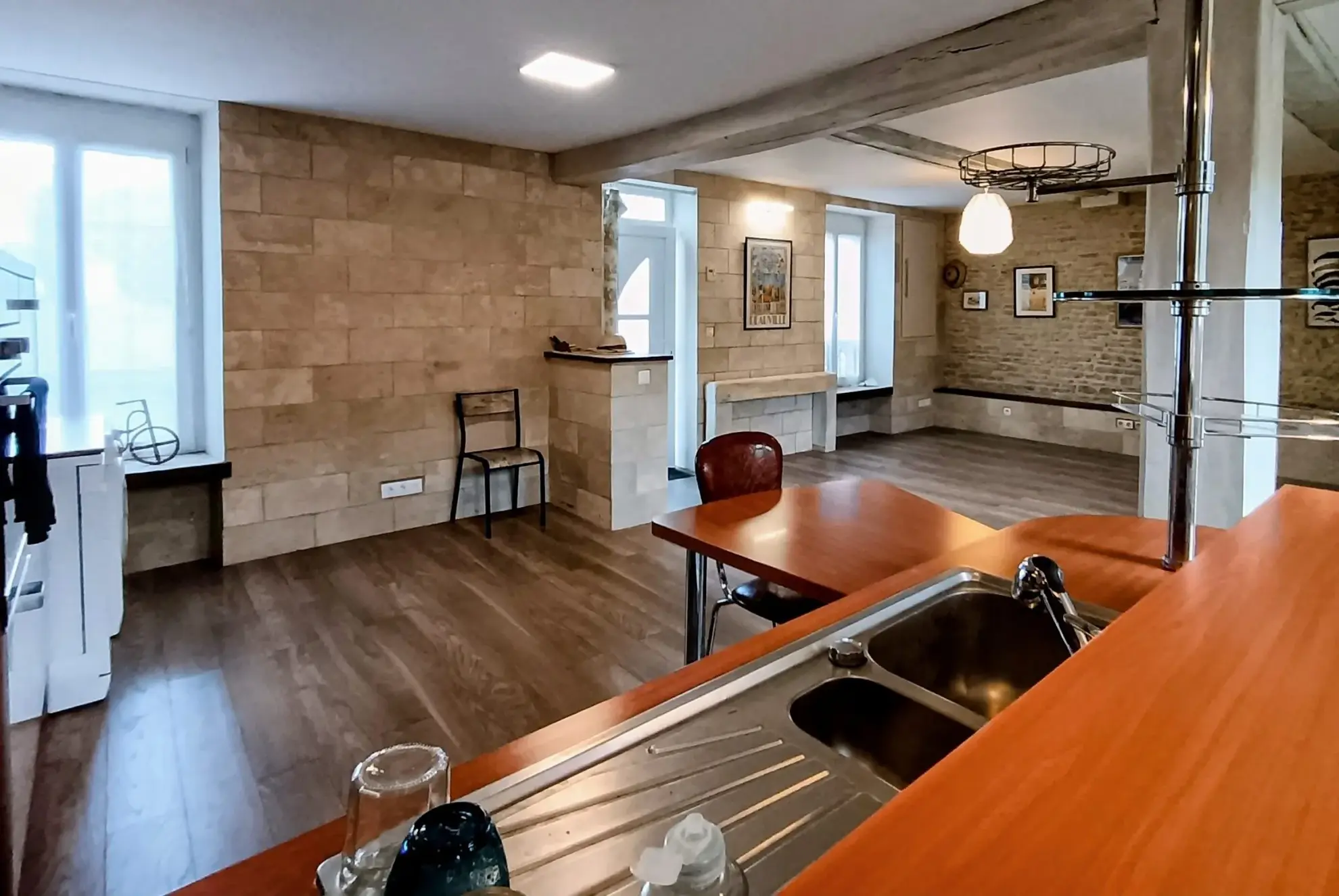 Maison en pierre 3 chambres à Mézidon-Canon avec terrasse et dépendances 