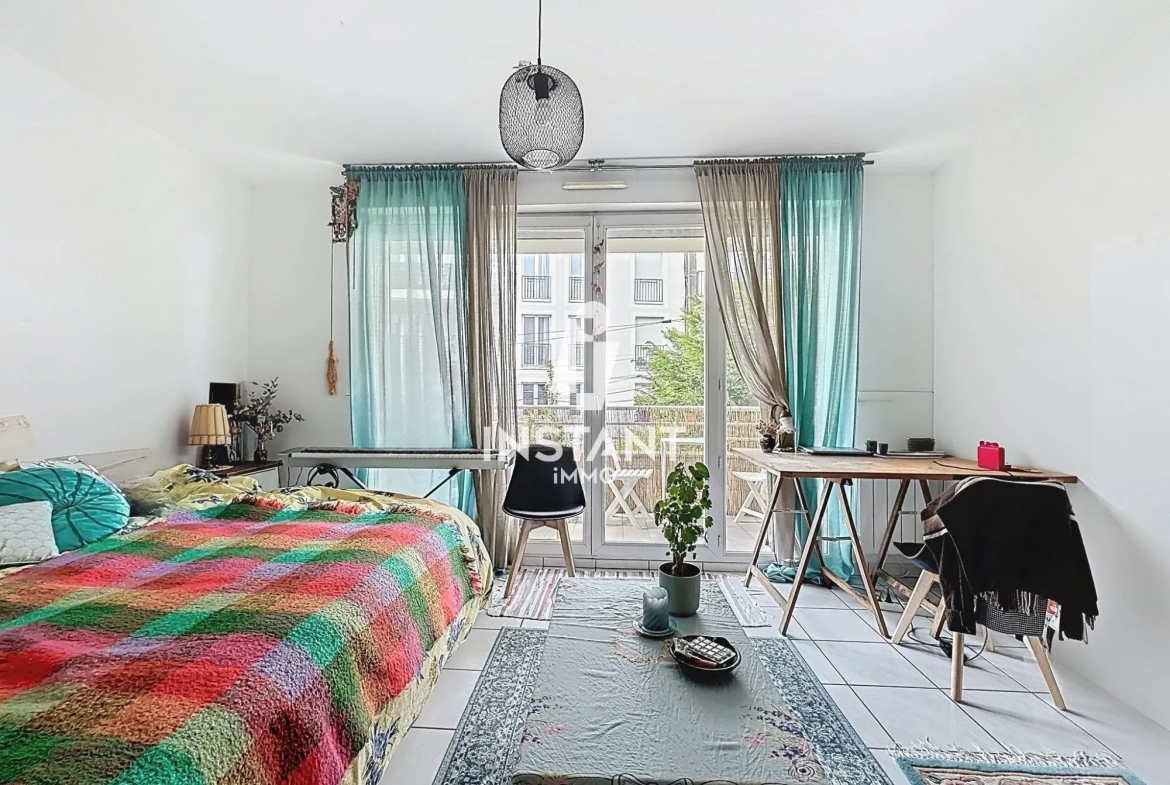 Studio à vendre à Noisy-le-Grand, 30 m², proche centre-ville et RER A 