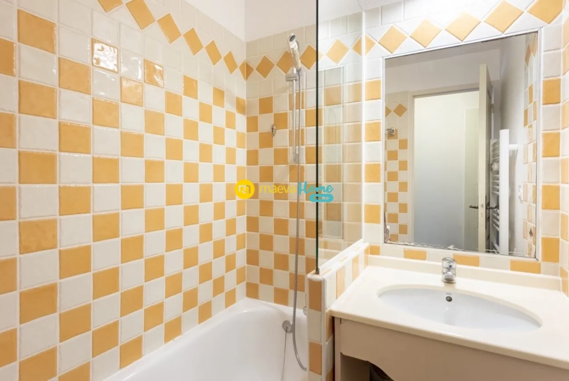 Appartement 3 pièces en rez-de-jardin avec vue mer à Cannes 