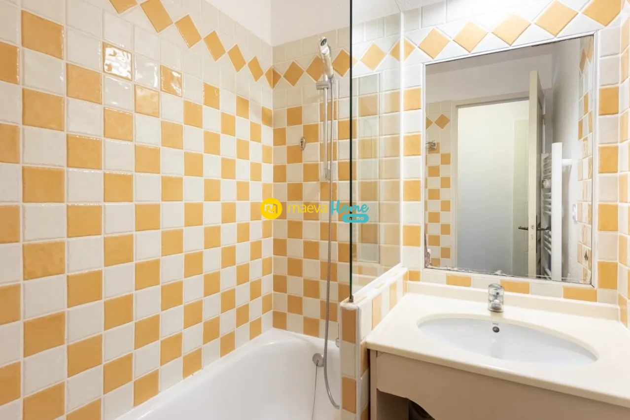 Appartement 3 pièces en rez-de-jardin avec vue mer à Cannes 
