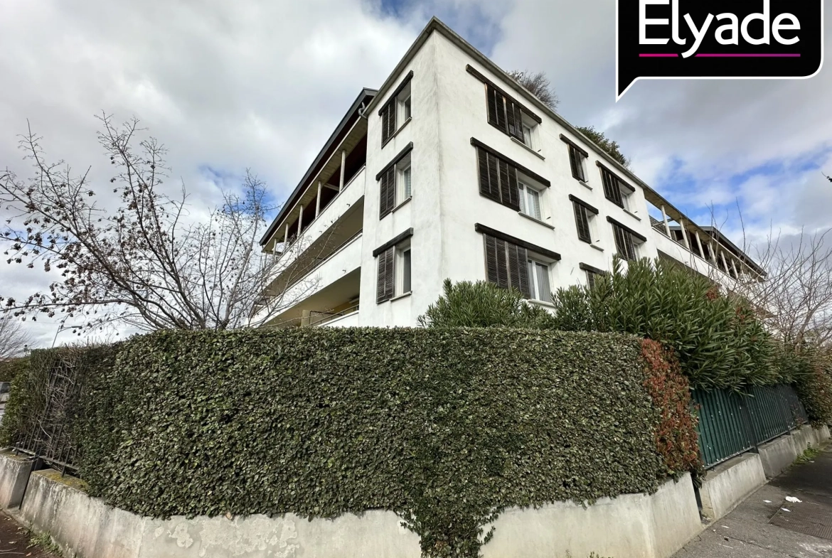 Appartement T2 à vendre à Toulouse avec terrasse et box, idéal investisseur 