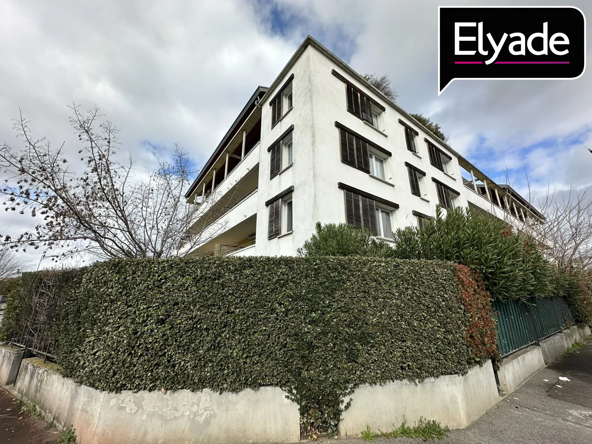Appartement T2 à vendre à Toulouse avec terrasse et box, idéal investisseur 