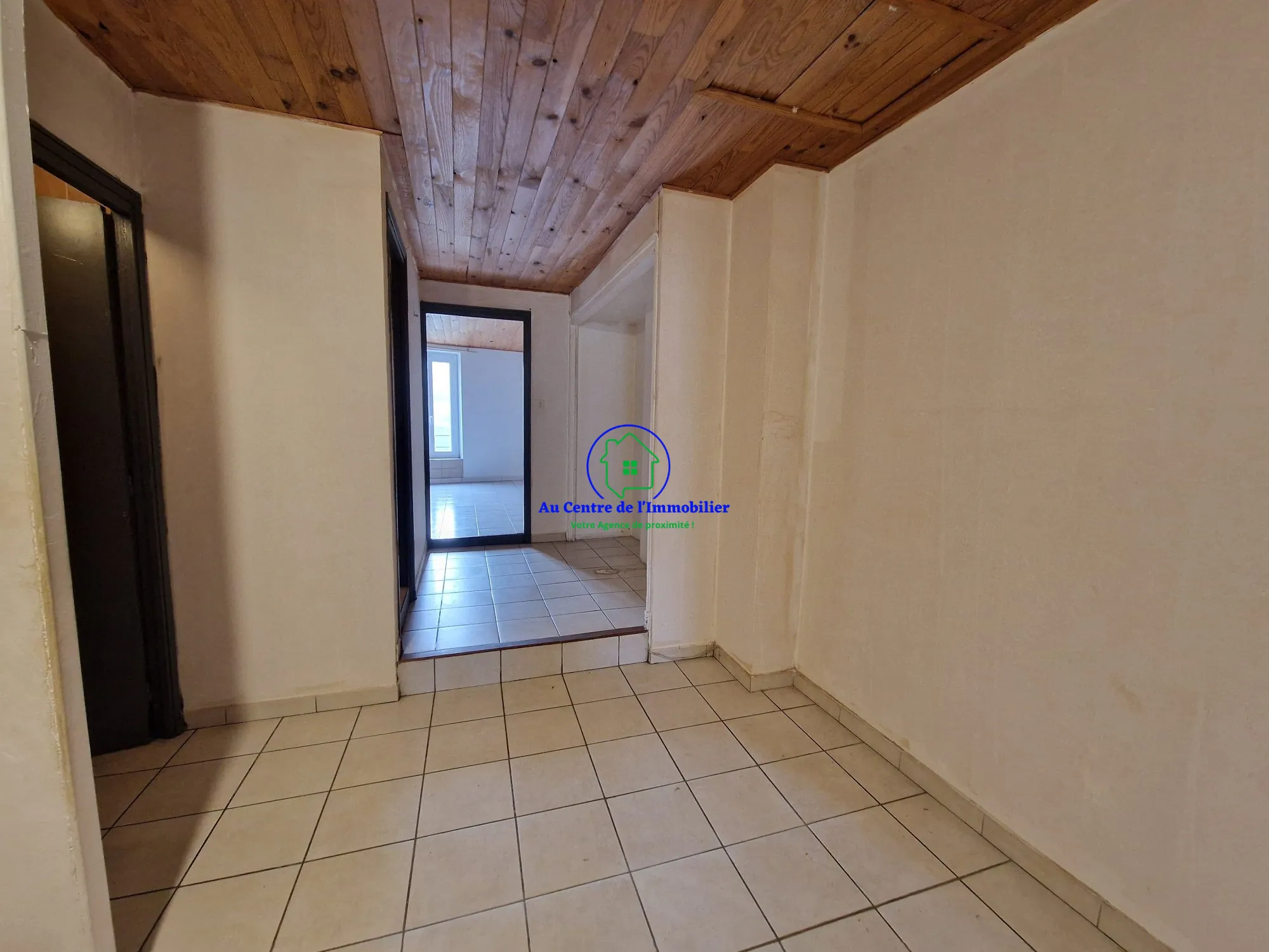 Appartement T3 avec local commercial à Bourg-de-Visa 82190 – Investissement idéal 