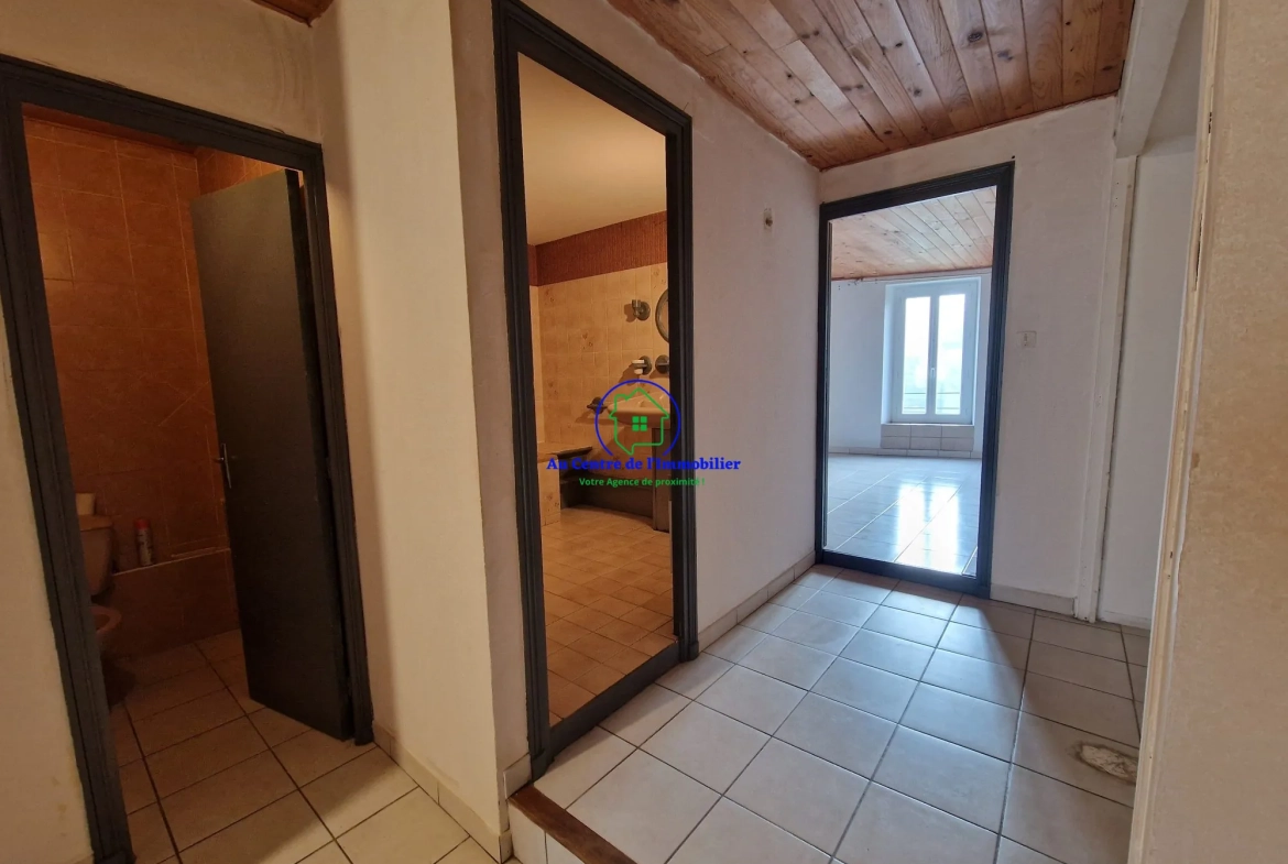 Appartement T3 avec local commercial à Bourg-de-Visa 82190 – Investissement idéal 