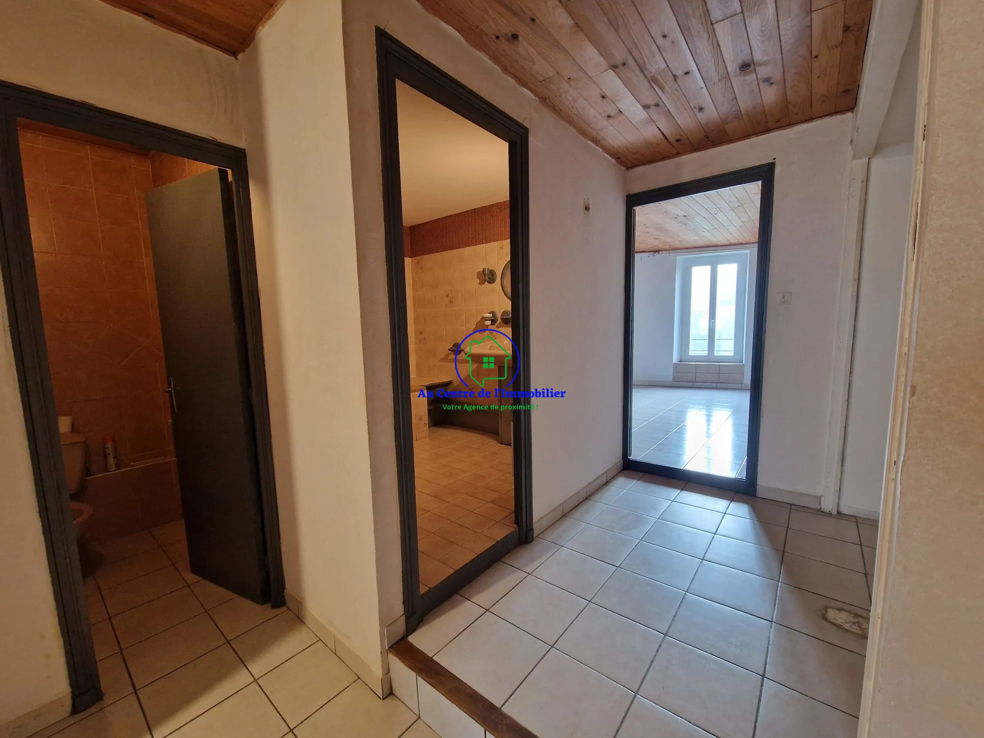 Appartement T3 avec local commercial à Bourg-de-Visa 82190 – Investissement idéal 